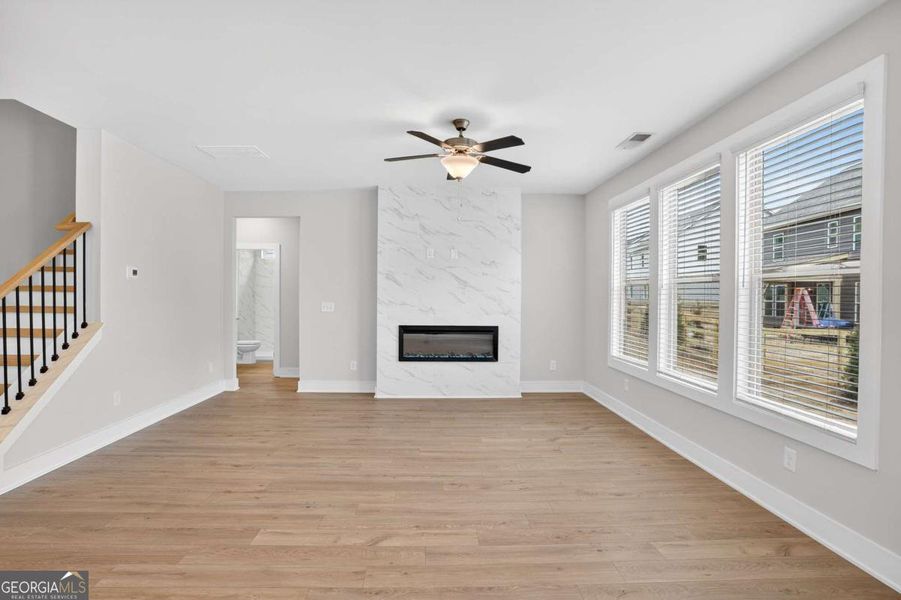 Spacious, unfurnished interior of a new home in The Fairways at Mirror Lake, Villa Rica (Image 26). Spacious, unfurnished interior of a new home in The Fairways at Mirror Lake, Villa Rica (Image 26).
