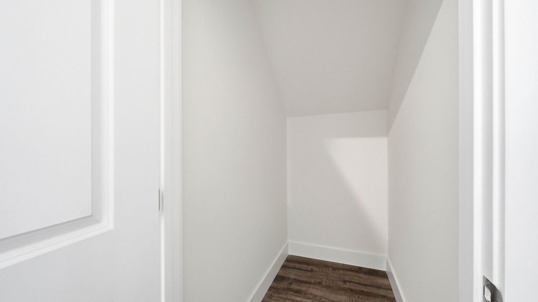 Spacious, unfurnished interior of a new home in Fieldcrest Acres, Blountville (Image 33).