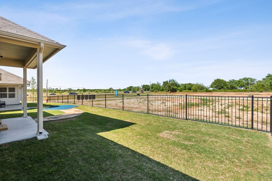 Representative exterior details of a home built from the Concept 1660 by Landsea Homes in Summer Crest, Fort Worth (Image 4).