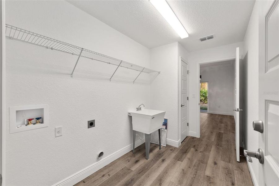 Image 73 of a home in .