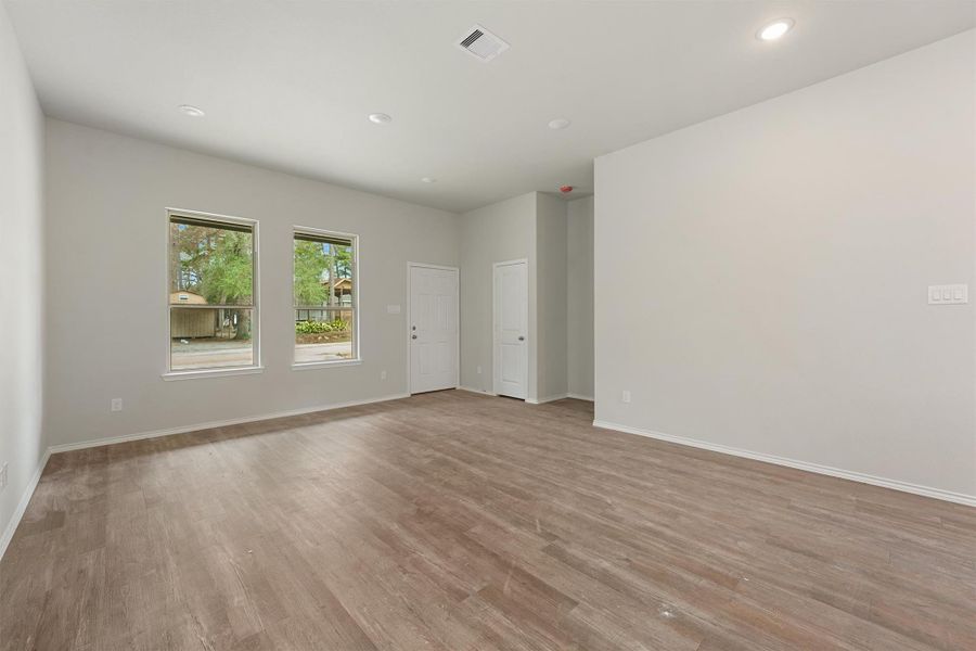 Spacious, unfurnished interior of a new home in , Willis (Image 17).
