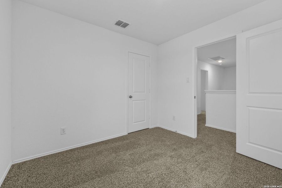 Spacious, unfurnished interior of a new home in Avenida, Converse (Image 27).