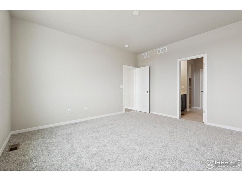 Spacious, unfurnished interior of a new home in The Overlook at Johnstown Farms, Johnstown (Image 23).