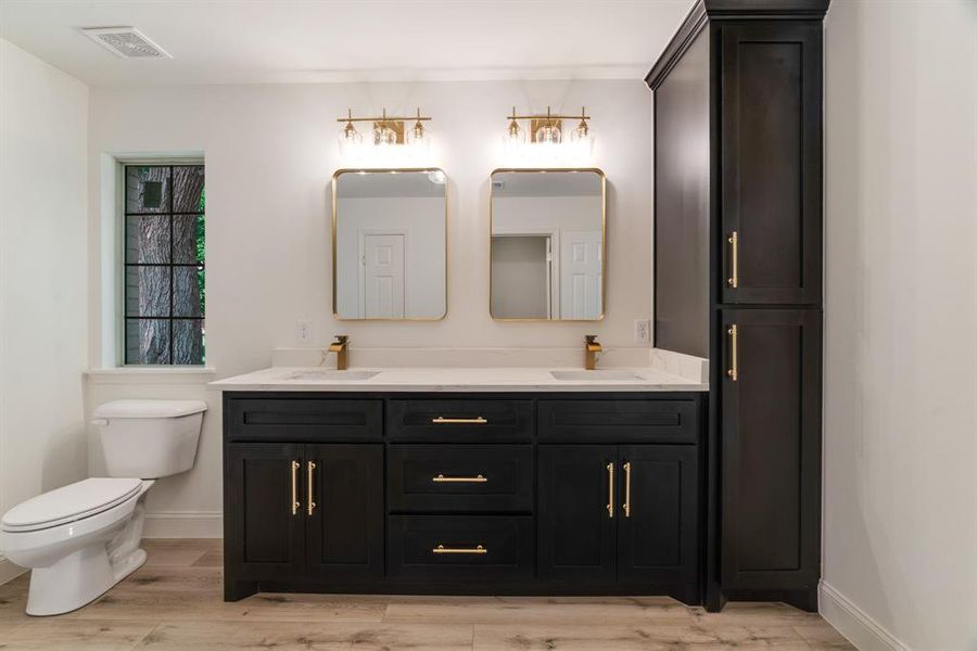 Furnished interior view inside a new home in , Roxton (Image 5).