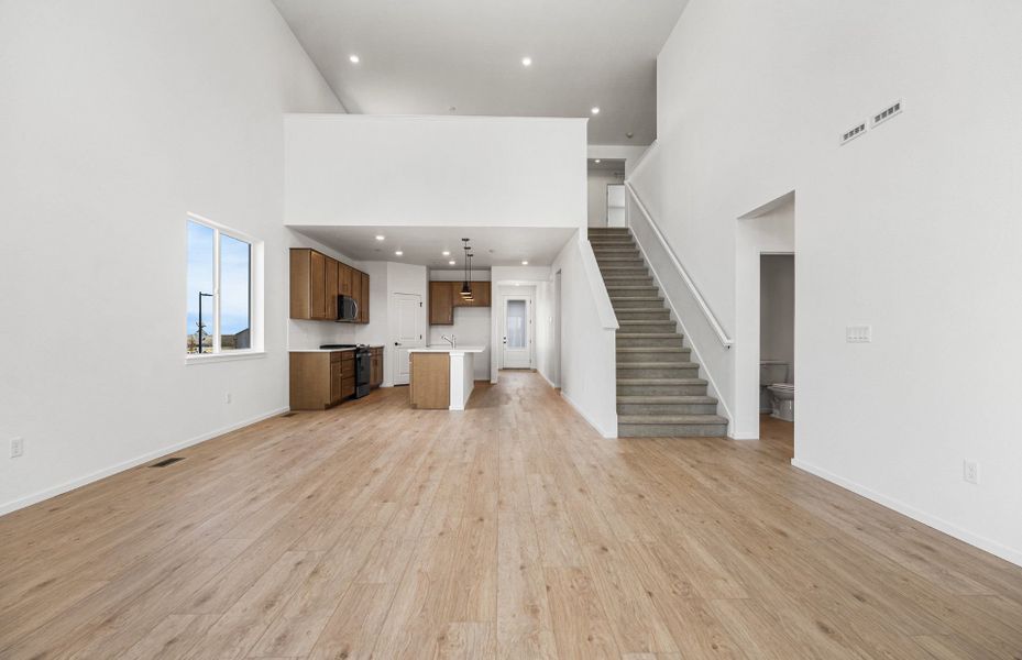 Spacious, unfurnished interior of a new home in Harvest Crossing, Aurora (Image 18).