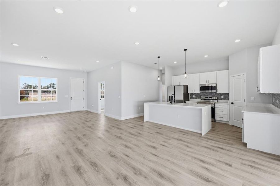 Spacious, unfurnished interior of a new home in , Ocala (Image 28).