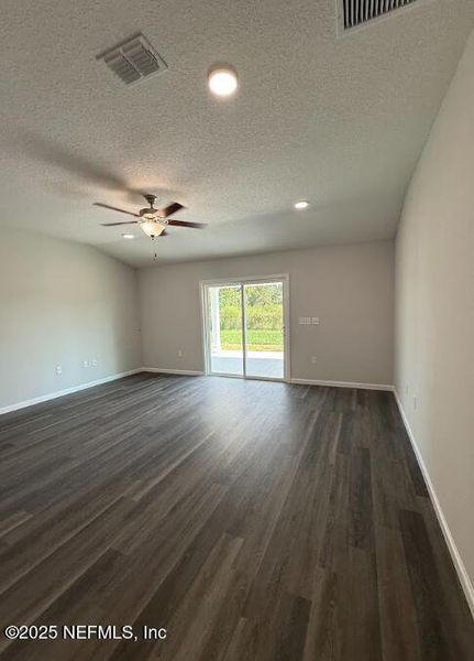 Spacious, unfurnished interior of a new home in , Jacksonville (Image 17).