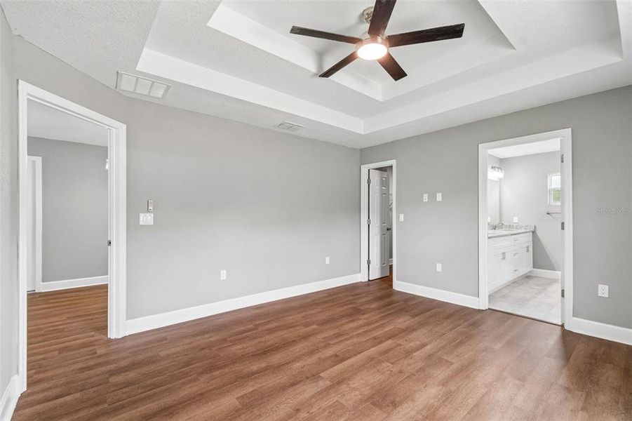 Spacious, unfurnished interior of a new home in , Lakeland (Image 16).