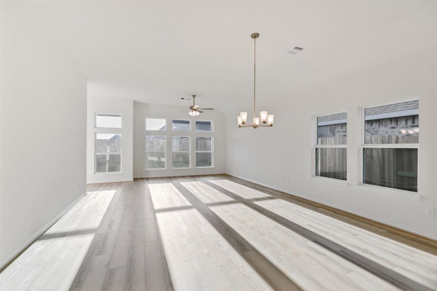 Spacious, unfurnished interior of a new home in Brookewater, Rosenberg (Image 18).