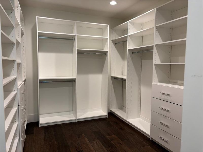 Furnished interior view inside a new home in , Montverde (Image 6).