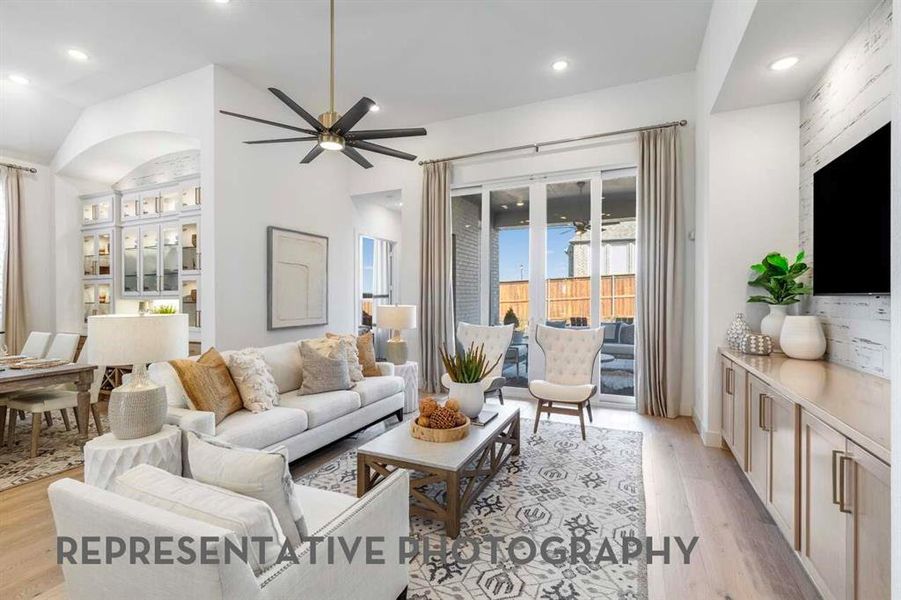 Furnished interior view inside a new home in Quail Hollow, Rockwall (Image 21). Furnished interior view inside a new home in Quail Hollow, Rockwall (Image 21).