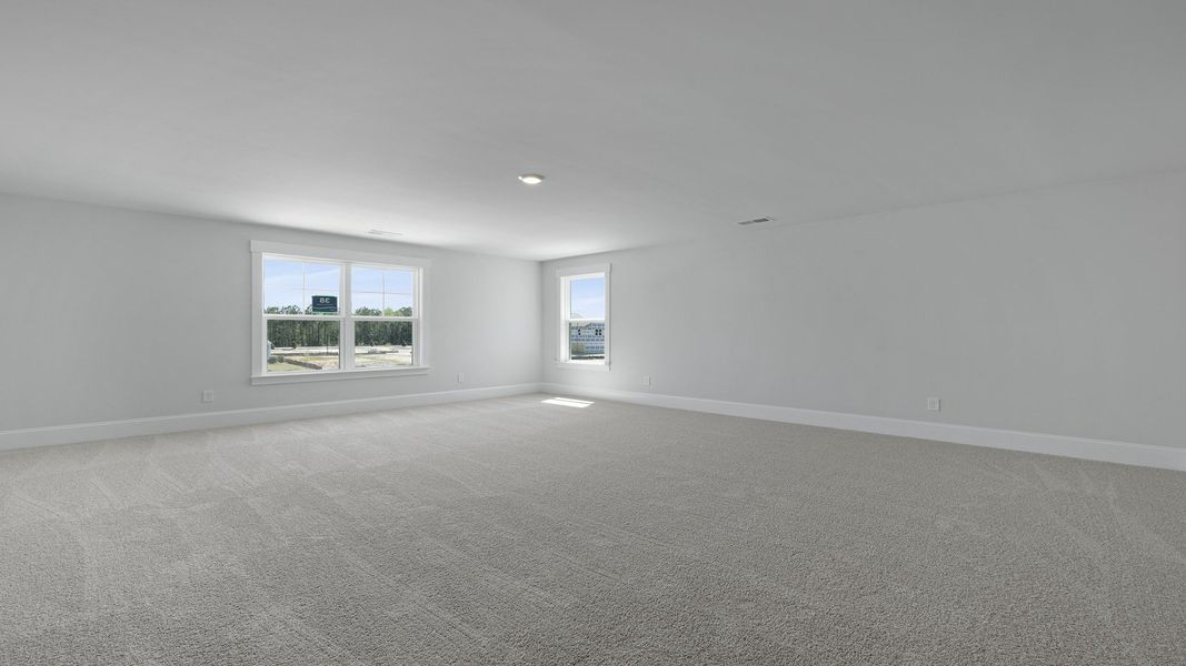 Spacious, unfurnished interior of a new home in Livingston Woods, Irmo (Image 27).