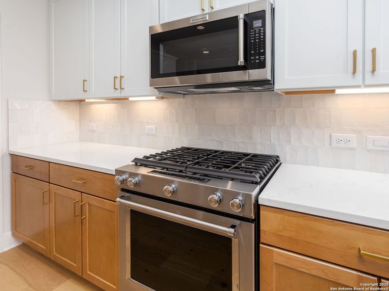 Close-up of interior finishes inside a home in Victoria Commons, San Antonio (Image 17).