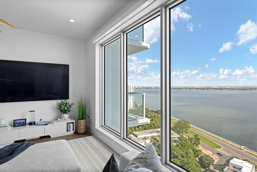 Image 82 of a home in Altura Bayshore. Image 82 of a home in Altura Bayshore.