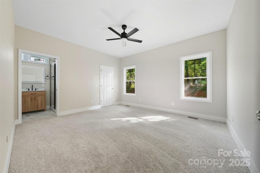 Spacious, unfurnished interior of a new home in , Taylorsville (Image 20).