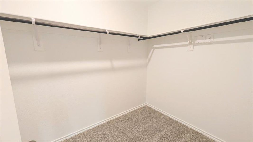 Spacious, unfurnished interior of a new home in Sunnycreek, Fort Worth (Image 15).