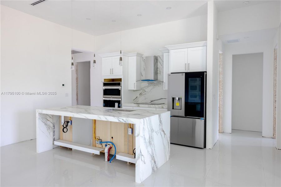 Furnished interior view inside a new home in , Lehigh Acres (Image 5).