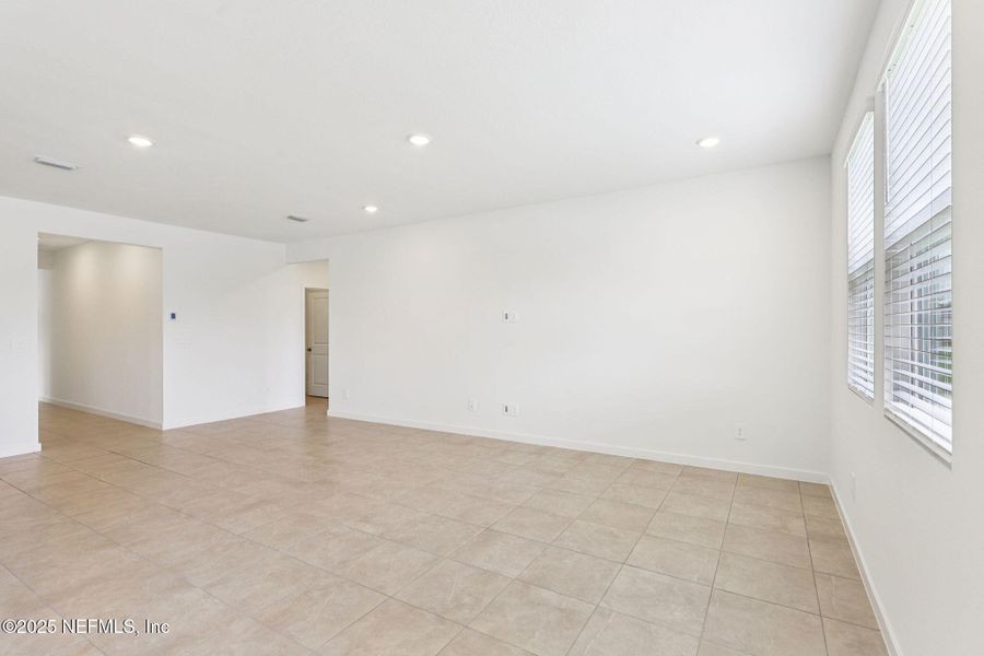 Spacious, unfurnished interior of a new home in Lakes at Bella Lago - Signature Series, Green Cove Springs (Image 16).