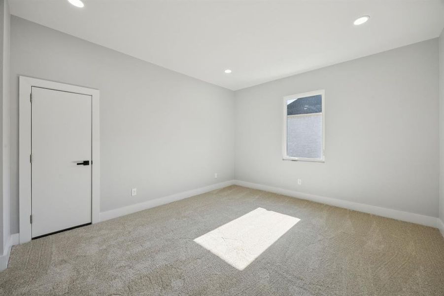 Spacious, unfurnished interior of a new home in , Cedar Hill (Image 22).