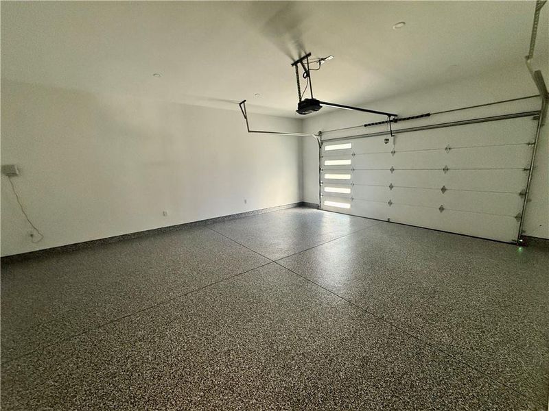 Spacious, unfurnished interior of a new home in , Dunwoody (Image 27).