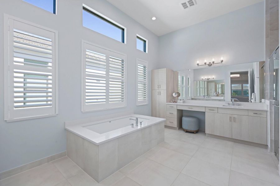 Upgraded undermount soaking tub