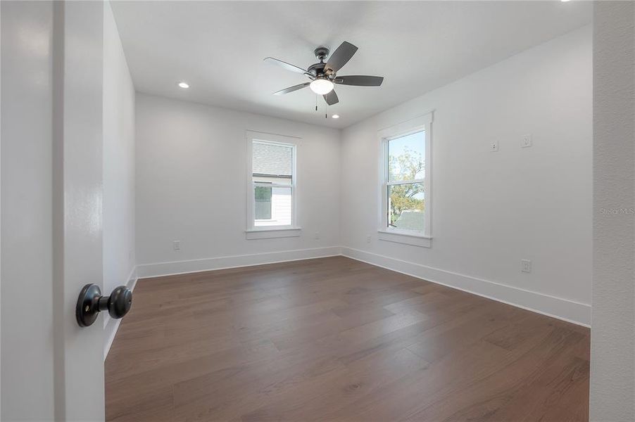 Spacious, unfurnished interior of a new home in , Tampa (Image 51).