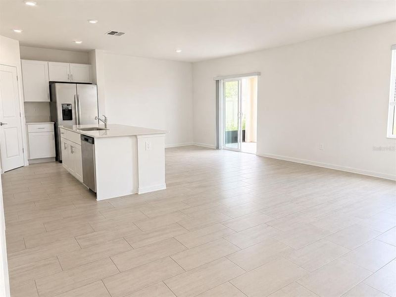 Spacious, unfurnished interior of a new home in , Plant City (Image 5). Spacious, unfurnished interior of a new home in , Plant City (Image 5).