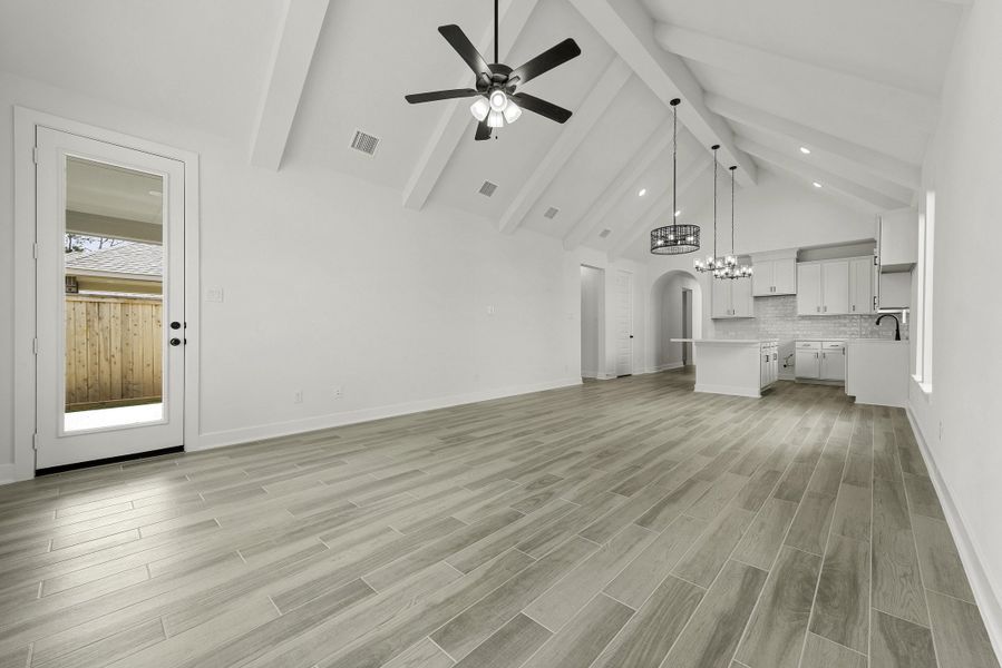 Spacious, unfurnished interior of a new home in Kresston, Montgomery (Image 14).