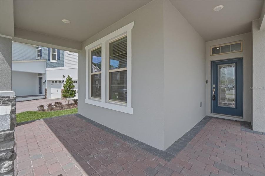 Exterior details and patio area of a home in Waterleigh, Winter Garden (Image 3).