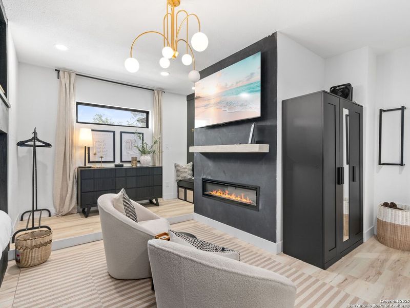 Furnished interior view inside a new home in Balcones Creek 70', Boerne (Image 8). Furnished interior view inside a new home in Balcones Creek 70', Boerne (Image 8).