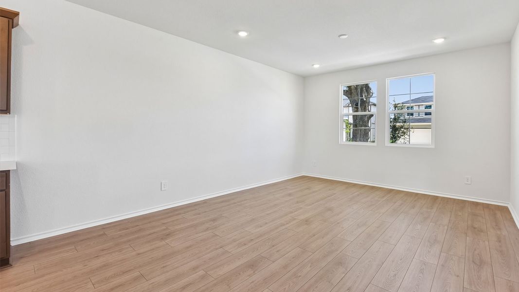 Spacious, unfurnished interior of a new home in Valverde, Bastrop (Image 16).