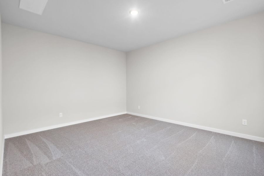 Spacious, unfurnished interior of a new home in Sienna 45', 50', Missouri City (Image 15). Spacious, unfurnished interior of a new home in Sienna 45', 50', Missouri City (Image 15).