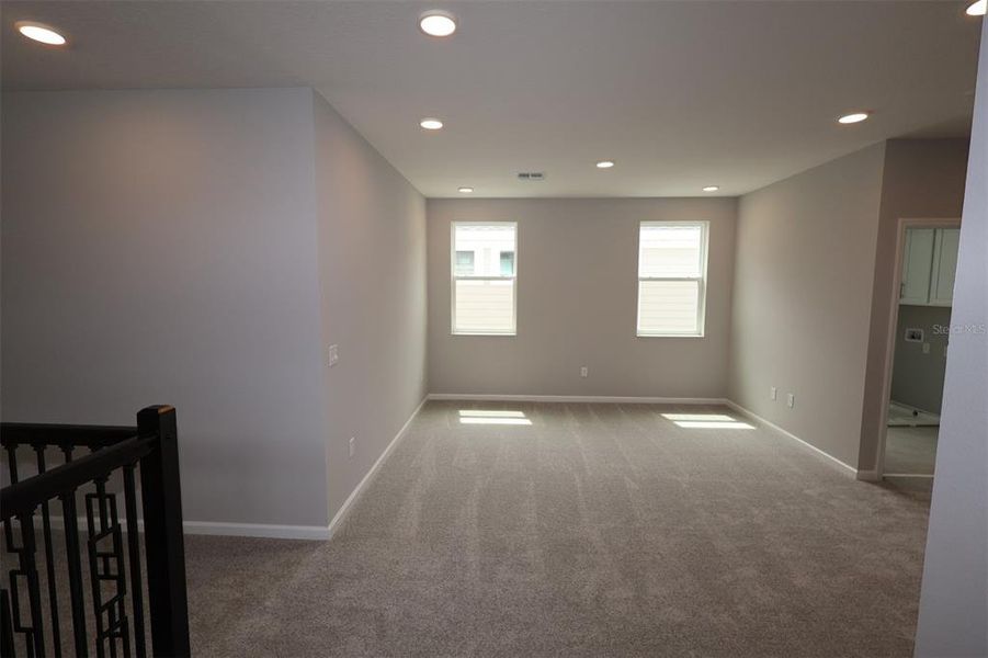 Spacious, unfurnished interior of a new home in Center Lake on the Park, St. Cloud (Image 54).