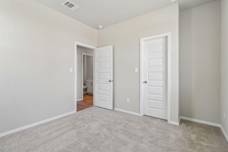 Spacious, unfurnished interior of a new home in Harvest Ridge, Elgin (Image 19). Spacious, unfurnished interior of a new home in Harvest Ridge, Elgin (Image 19).