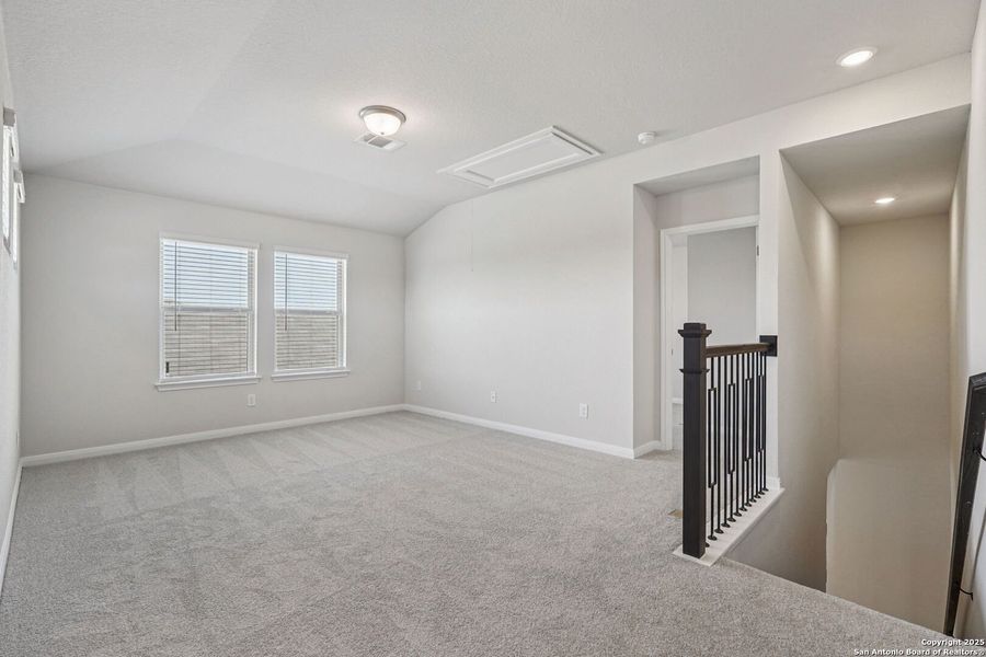 Spacious, unfurnished interior of a new home in Comanche Ridge, San Antonio (Image 35). Spacious, unfurnished interior of a new home in Comanche Ridge, San Antonio (Image 35).