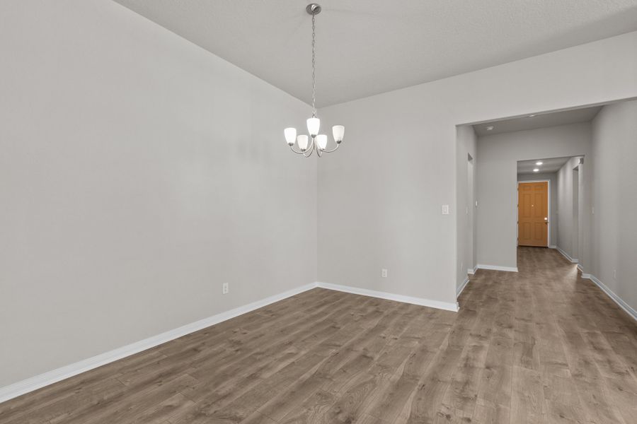 Spacious, unfurnished interior of a new home in Hunter's Ranch, San Antonio (Image 9).