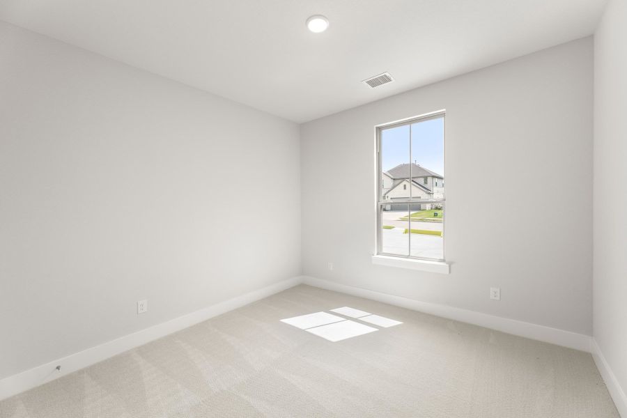 Spacious, unfurnished interior of a new home in Painted Tree, McKinney (Image 11).