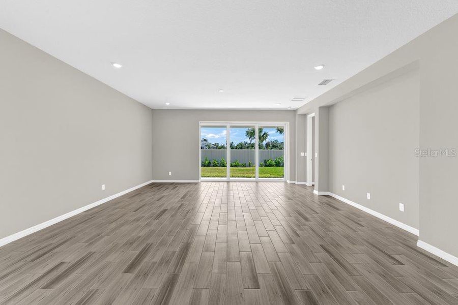 Spacious, unfurnished interior of a new home in Tiburon, Nokomis (Image 20).