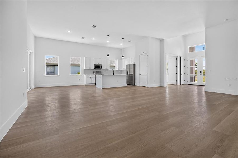 Spacious, unfurnished interior of a new home in , Port Charlotte (Image 33).