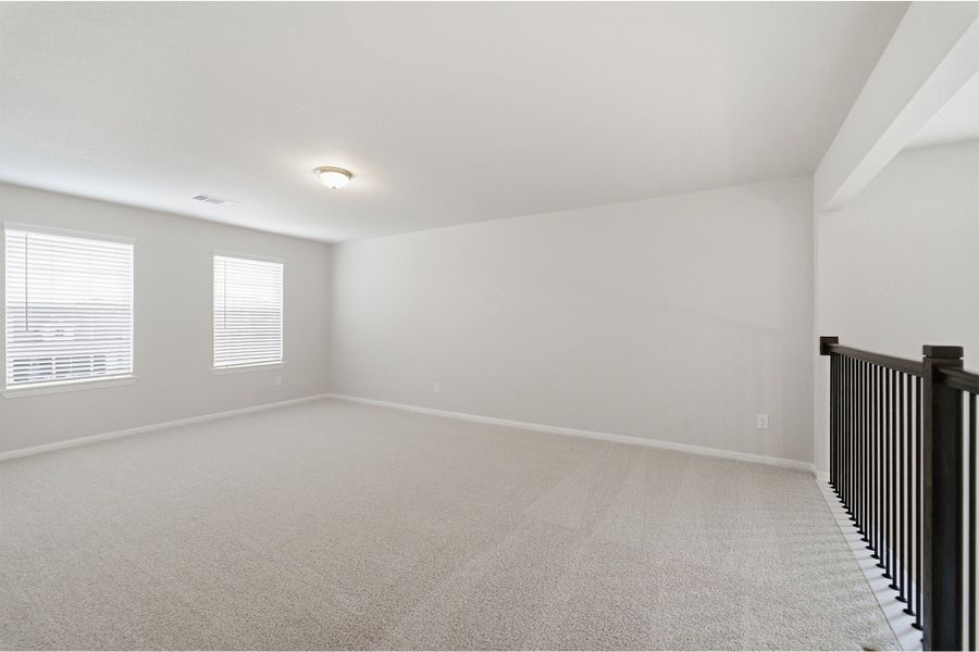 Spacious, unfurnished interior of a new home in Pearlbrook, Texas City (Image 30).