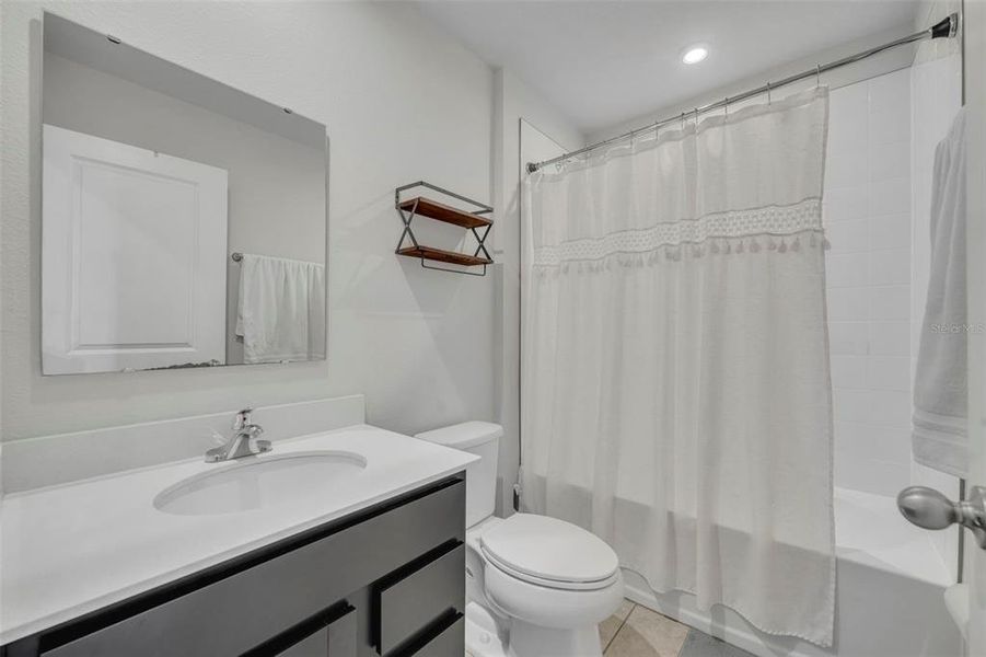 Furnished interior view inside a new home in , Haines City (Image 19).