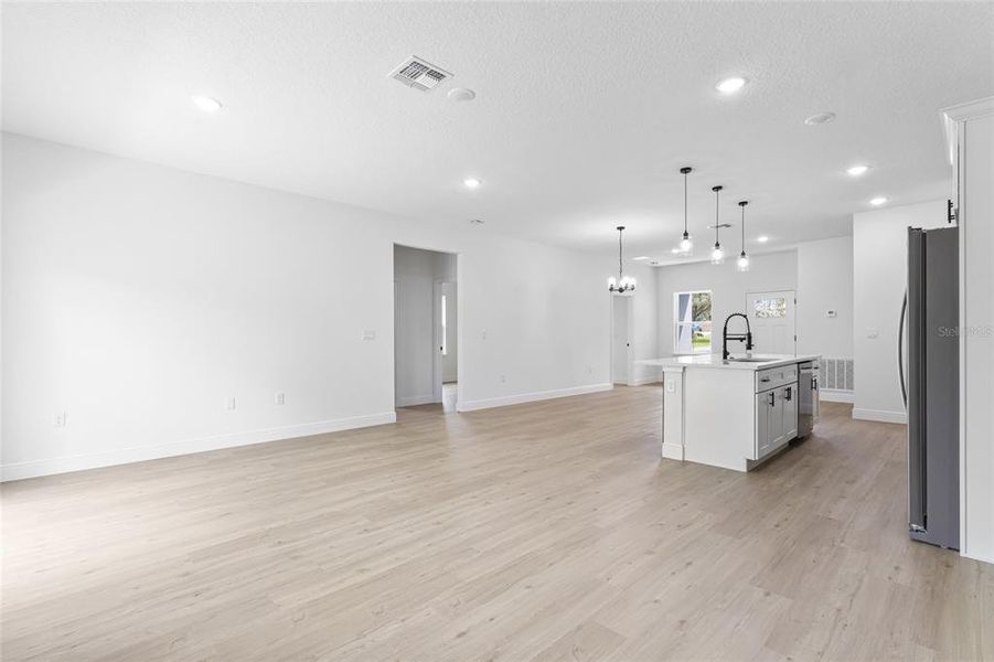 Spacious, unfurnished interior of a new home in , Dunnellon (Image 19).
