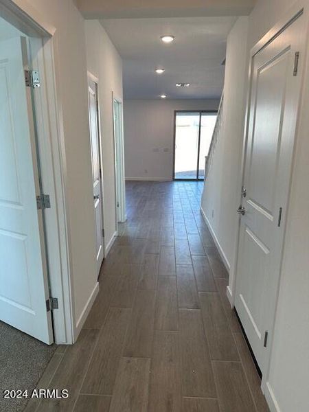 SR35 Lot 109 - entry hallway