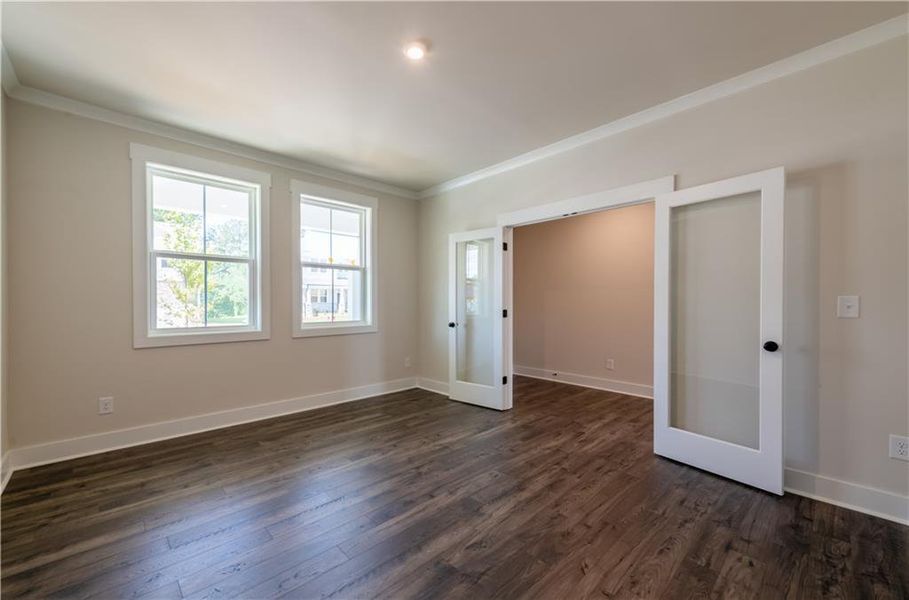 Spacious, unfurnished interior of a new home in Cambridge at Steels Bridge, Canton (Image 21).