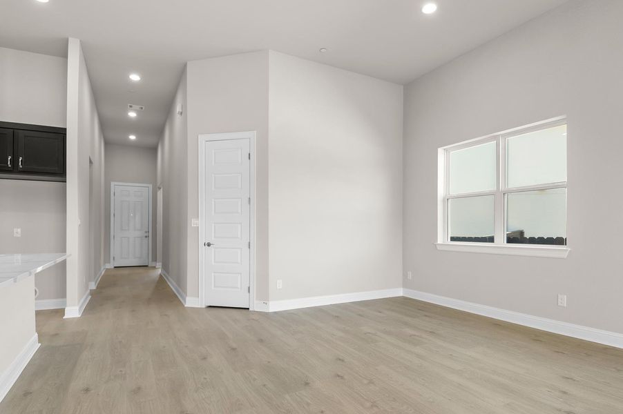 Spacious, unfurnished interior of a new home in Cross Creek, Cedar Park (Image 25).