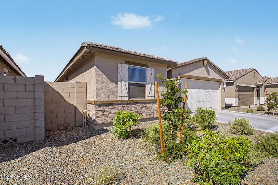 07 - Desert Hollow 16014 07 - Desert Hollow 16014