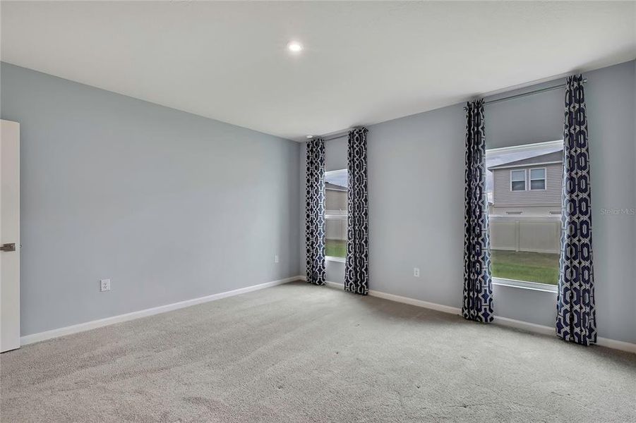 Spacious, unfurnished interior of a new home in , Sumterville (Image 37).