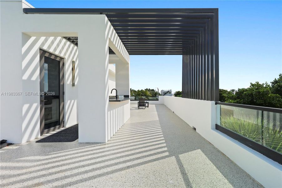 Exterior details and patio area of a home in , Fort Lauderdale (Image 43).