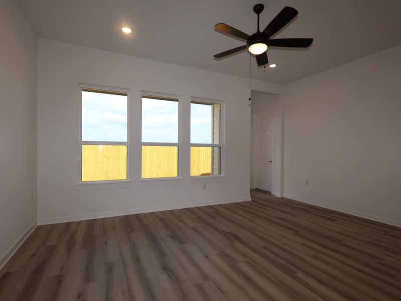 Spacious, unfurnished interior of a new home in Estancia West, Manchaca (Image 4).