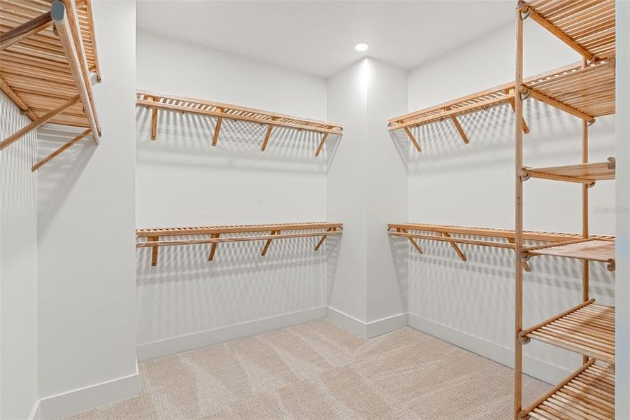 Spacious, unfurnished interior of a new home in , Orlando (Image 26).